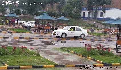 华茂驾校