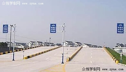 驰骋驾校