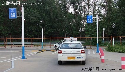 方向盘驾校