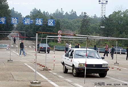 学车一定要参考的科目三考试要点_众悦学车_