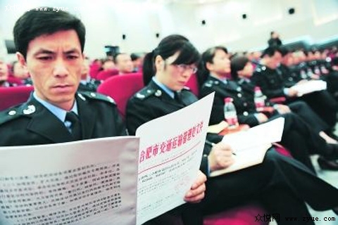 合肥驾校教练“吃拿卡要”将被辞退