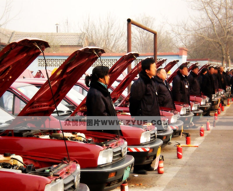 新丰驾校桑塔纳教练车