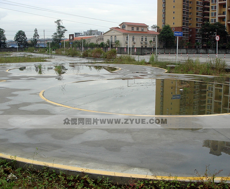 蜀新驾校曲线行驶场地