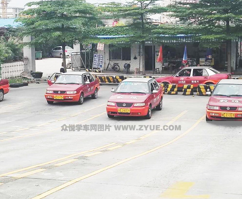 佛山大众驾校教练车