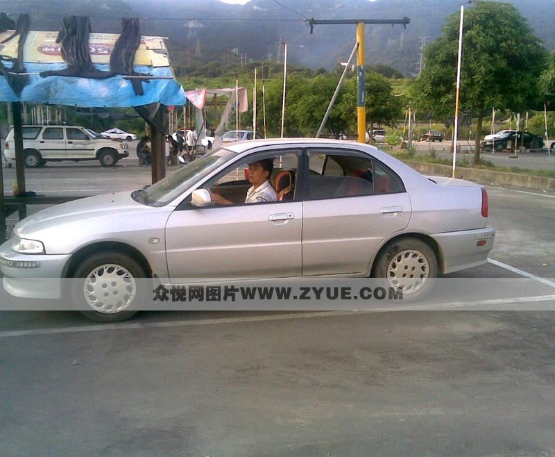 顺程驾校教练车 侧