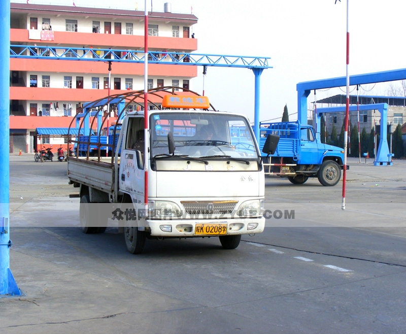 东胜驾校教练车2