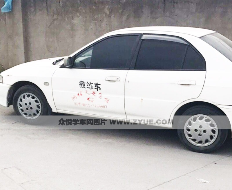 福州鸿程天安驾校教练车