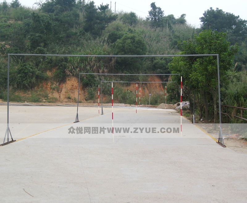 御缘驾校限速通过限宽门训练场地