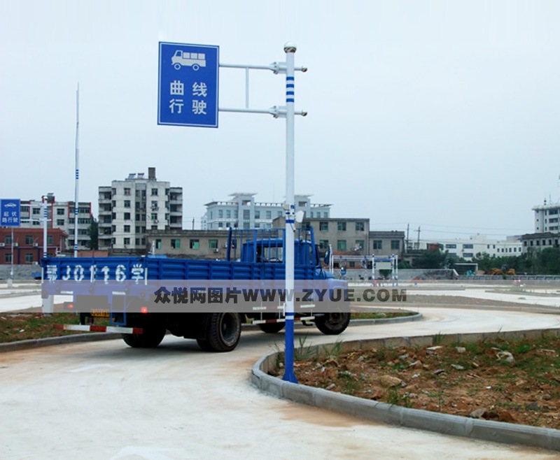 宏达驾校曲线行驶场地（东风教学车）