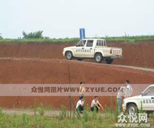金冠驾校训练场