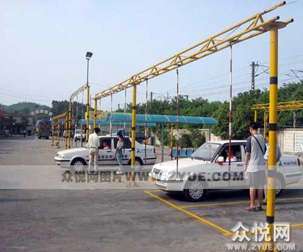 开福驾校倒桩训练