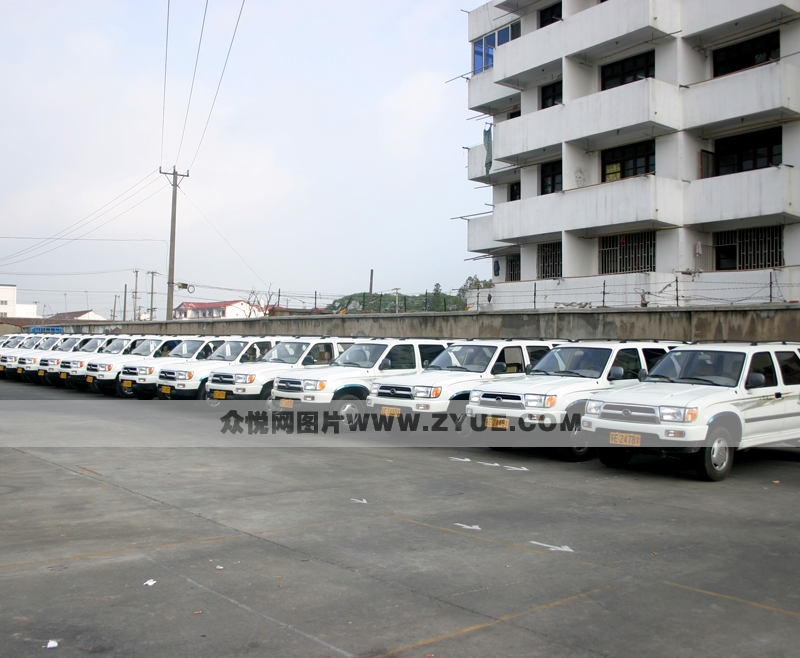 绿洲驾校教练车