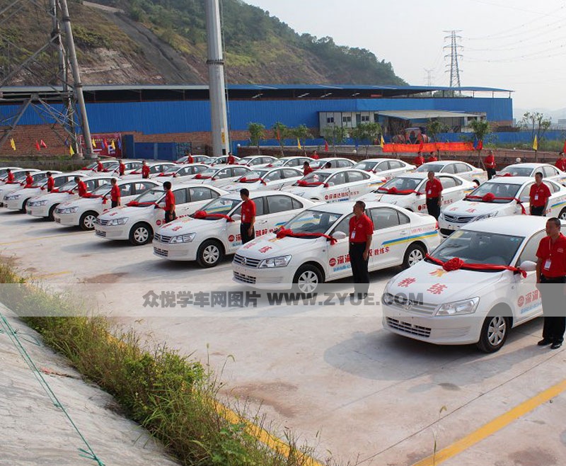 深渝达驾校捷达教练车