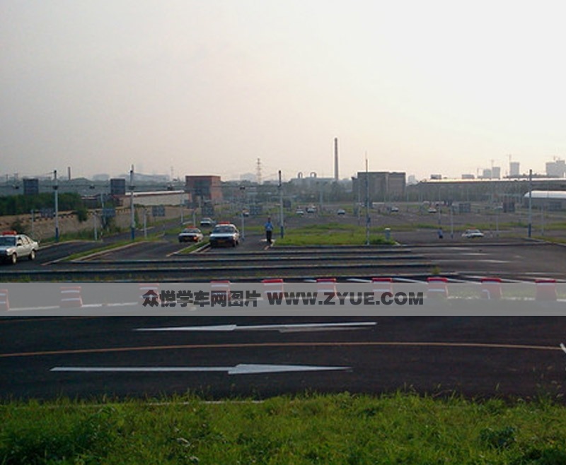 沈阳运程驾校直角转弯场地