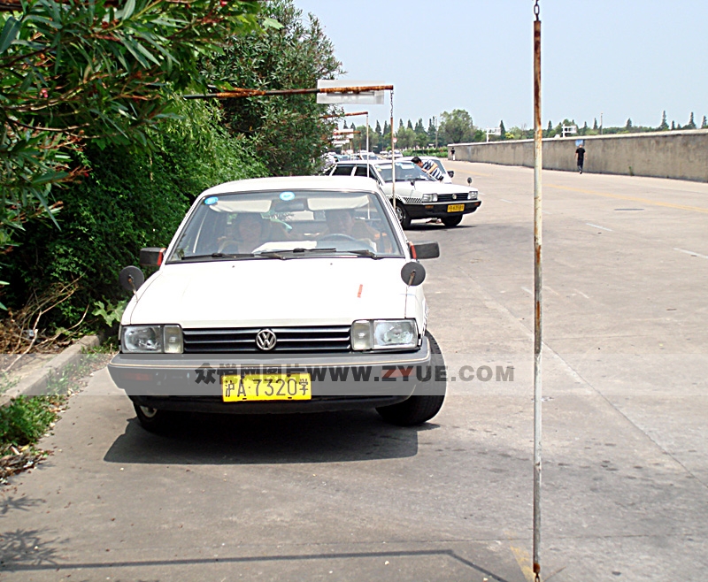 万国驾校模拟侧方停车