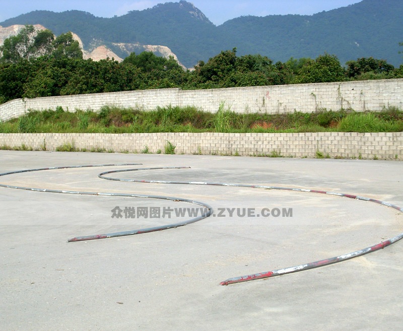 警兴驾校曲线行驶场地