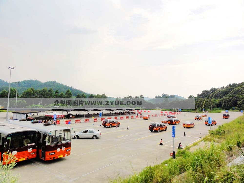 中驾驾校教练场全景