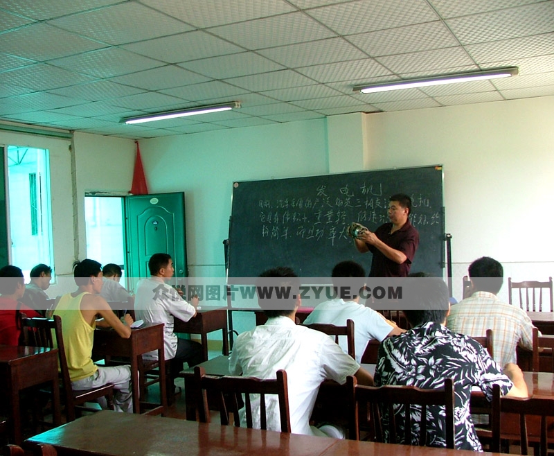 胜威驾校教学室