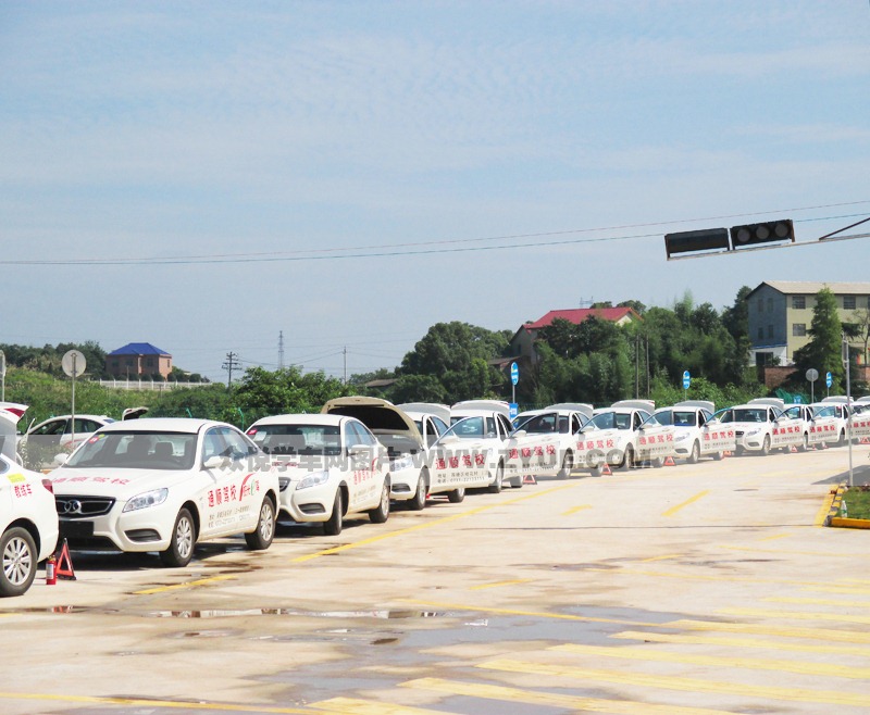 株洲通顺驾校教练车