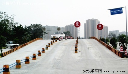 泰安驾校