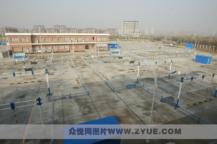 南航驾校训练场
